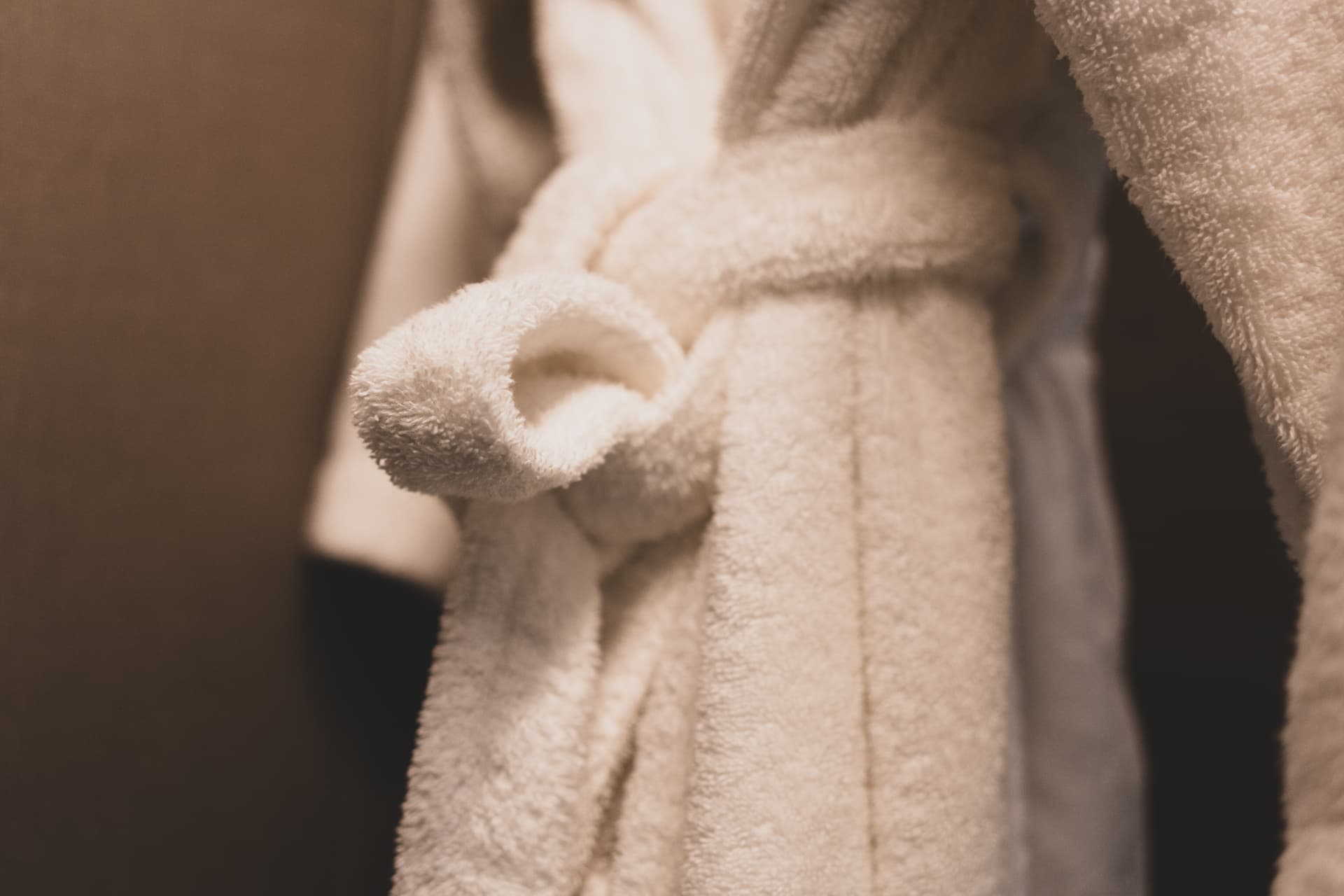 Robes & Slippers for luxury hotels — Luxurious comfort, for every stay.